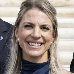 Julie Ertz height profile photo