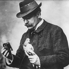 Julius Neubronner height profile photo