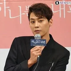 Jung Eun-woo height profile photo