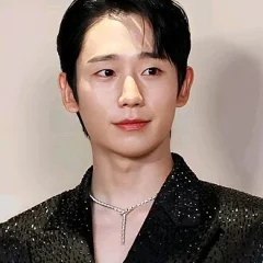 Jung Hae-in height profile photo