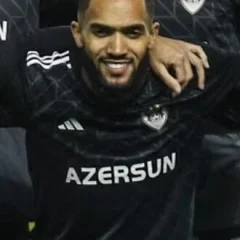Juninho (footballer, born 1996) height profile photo