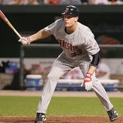 Justin Morneau height profile photo