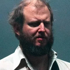 Justin Vernon height profile photo