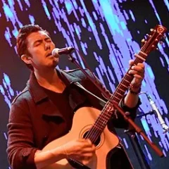 Justin Young (singer, born 1978) height profile photo