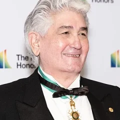 Justino Díaz height profile photo