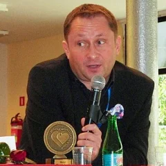 Kamil Durczok height profile photo