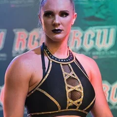 Kamille (wrestler) height profile photo