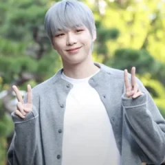 Kang Daniel height profile photo