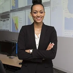 Kára McCullough height profile photo