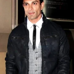 Karan Singh Grover height profile photo