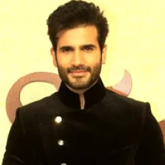 Karan Tacker height profile photo