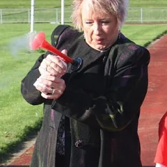 Karen Lumley height profile photo