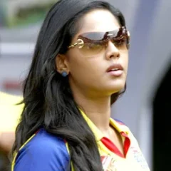 Karthika Nair height profile photo