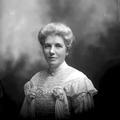 Kate Sheppard height profile photo