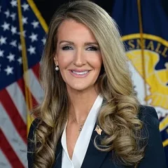 Kelly Loeffler height profile photo