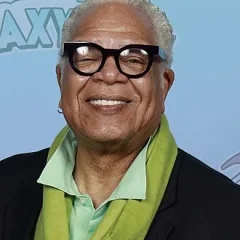 Ken Page height profile photo