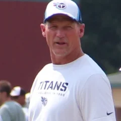 Ken Whisenhunt height profile photo