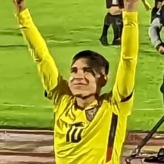 Kendry Páez height profile photo