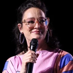 Kennedy (commentator) height profile photo