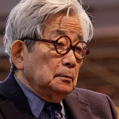Kenzaburō Ōe height profile photo