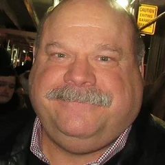 Kevin Chamberlin height profile photo