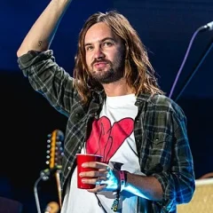 Kevin Parker height profile photo