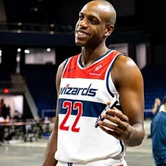 Khris Middleton height profile photo