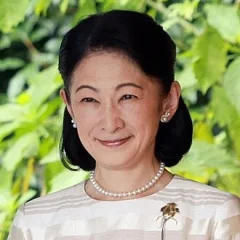 Kiko, Crown Princess of Japan height profile photo