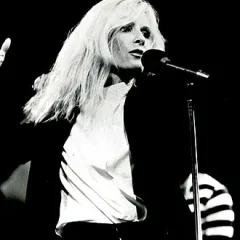 Kim Carnes height profile photo