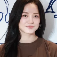 Kim Se-jeong height profile photo