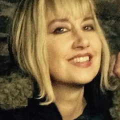 Kim Shattuck height profile photo