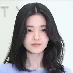 Kim Tae-ri height profile photo