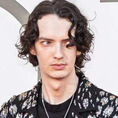 Kodi Smit-McPhee height profile photo