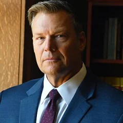 Kris Kobach height profile photo
