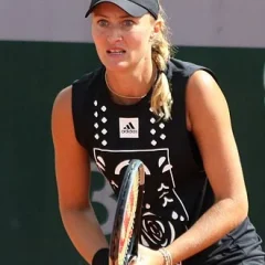 Kristina Mladenovic height profile photo