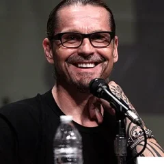 Kurt Sutter height profile photo