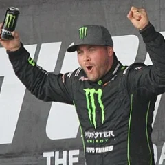 Kyle LeDuc height profile photo