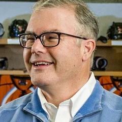 Lamar Hunt Jr. height profile photo