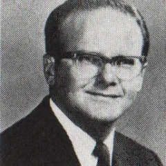 Lamar Hunt height profile photo