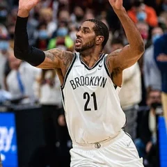 LaMarcus Aldridge height profile photo