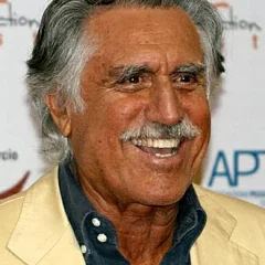 Lando Buzzanca height profile photo