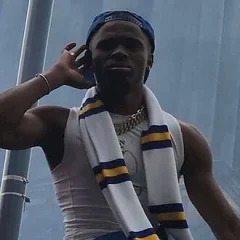Largie Ramazani height profile photo