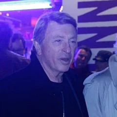 Larry Cohen height profile photo