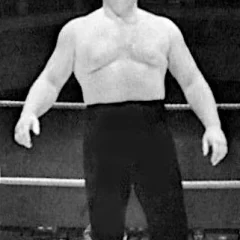 Larry Hennig height profile photo