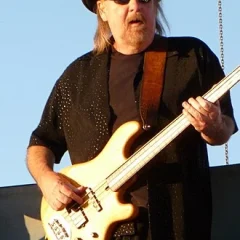 Larry Junstrom height profile photo