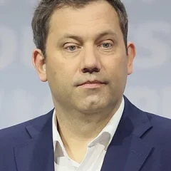 Lars Klingbeil height profile photo