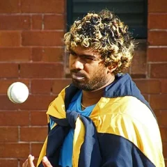 Lasith Malinga height profile photo