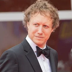 László Nemes height profile photo