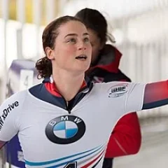 Laura Deas height profile photo