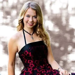 Laura Kamhuber height profile photo